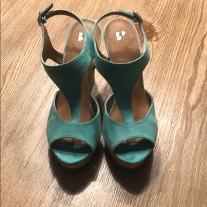 Teal wedges